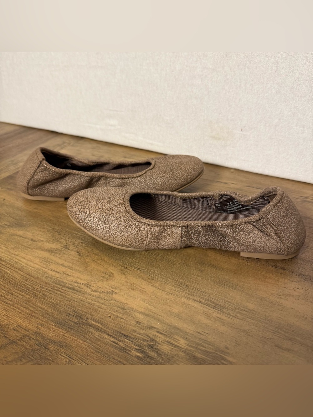Minnetonka Women's Anna Ballet Flat - Distressed Chocolate - Size 7.5